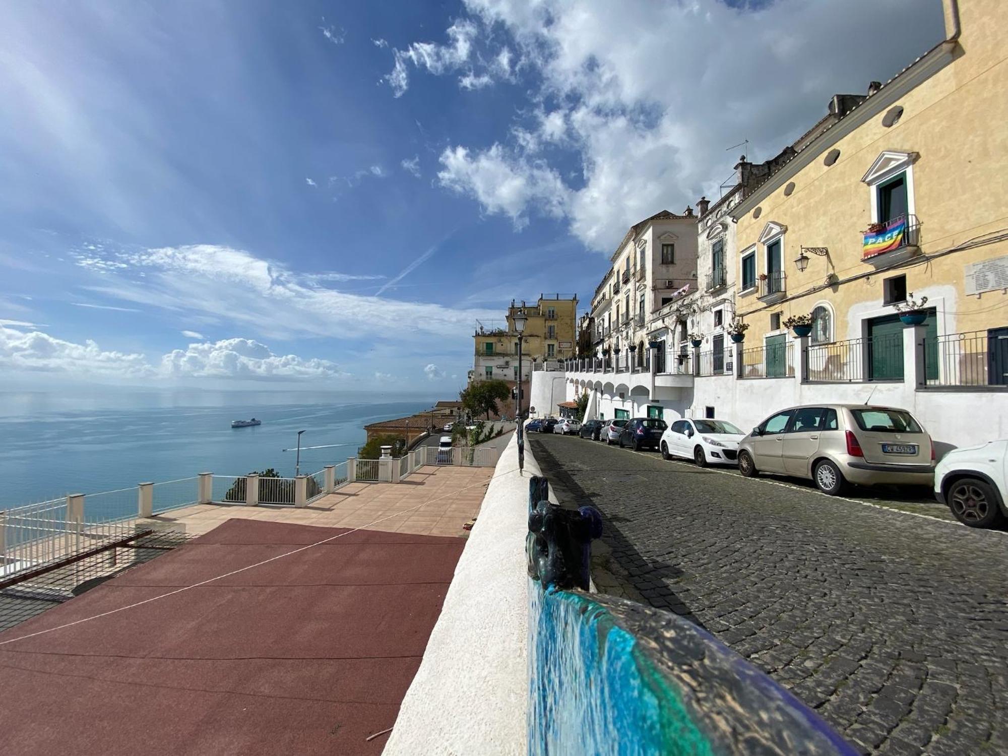 Casa Vacanza: The Wind Rose Vietri エクステリア 写真